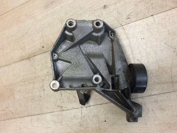 фото №2, Lancia delta iii 1.6 mjet кронштейн ролик кронштейн