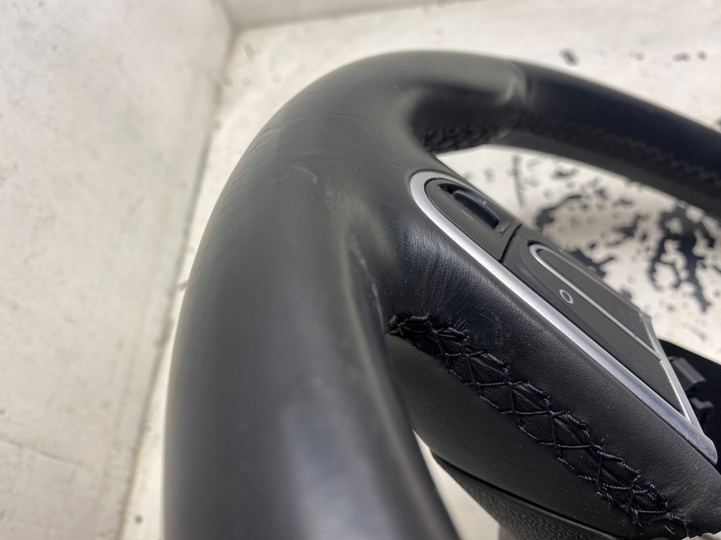 фото №12, Renault megane iv воздуховод кожа мультифункция 484003952r