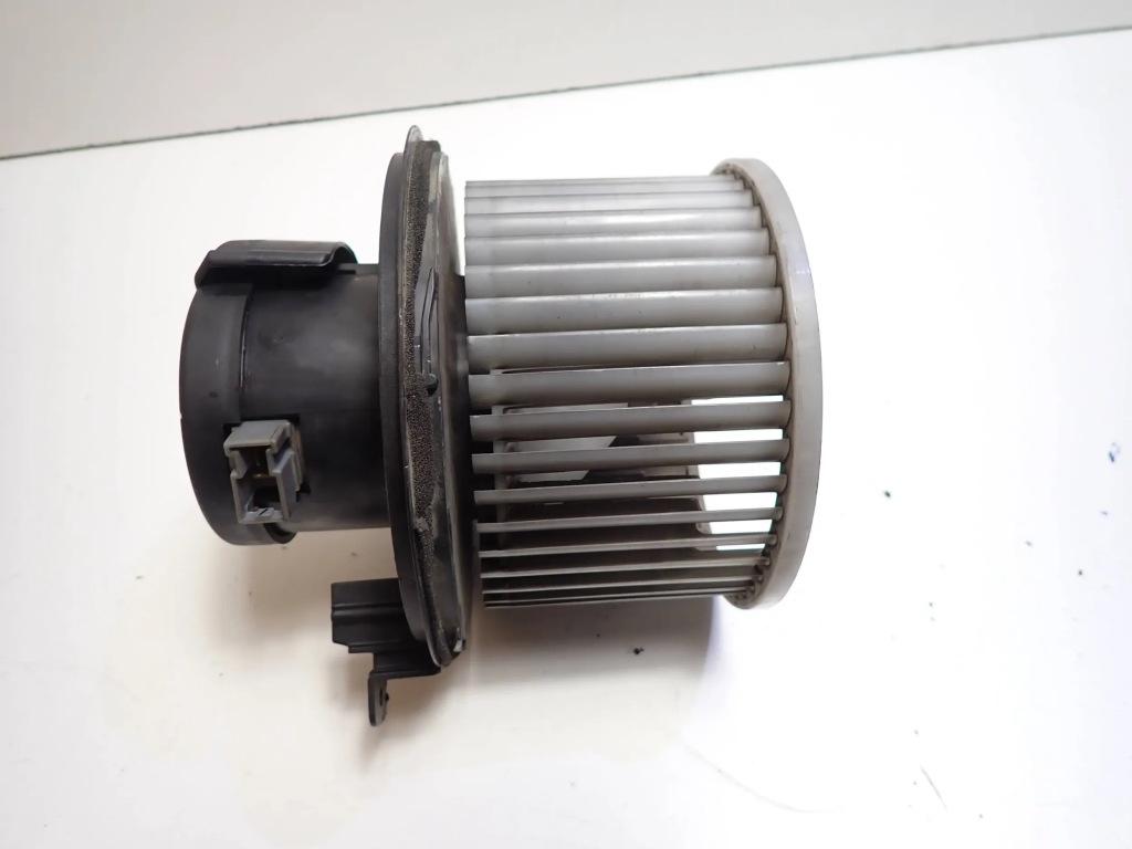 Повітродувка обдув renault koleos 2008r Зі Шроту