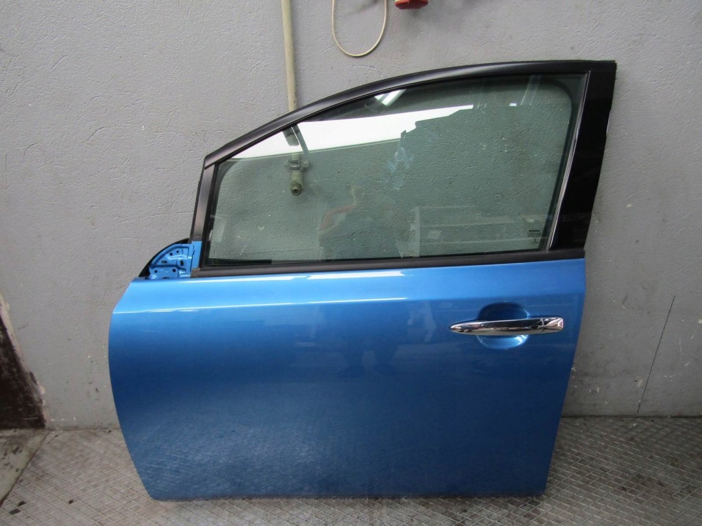 фото №1, Leaf ii ze1 21r дверь левая передние левый перед rca