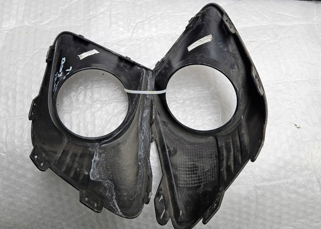 Решітка протитуманної фари ліва права opel karl rocks 15- 42352222 / 42352221 Оригінал