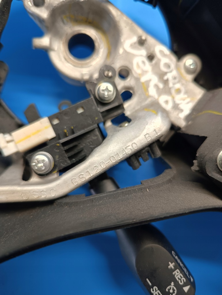 фото №8, Воздуховод многофункциональный toyota corolla verso ii 09r.