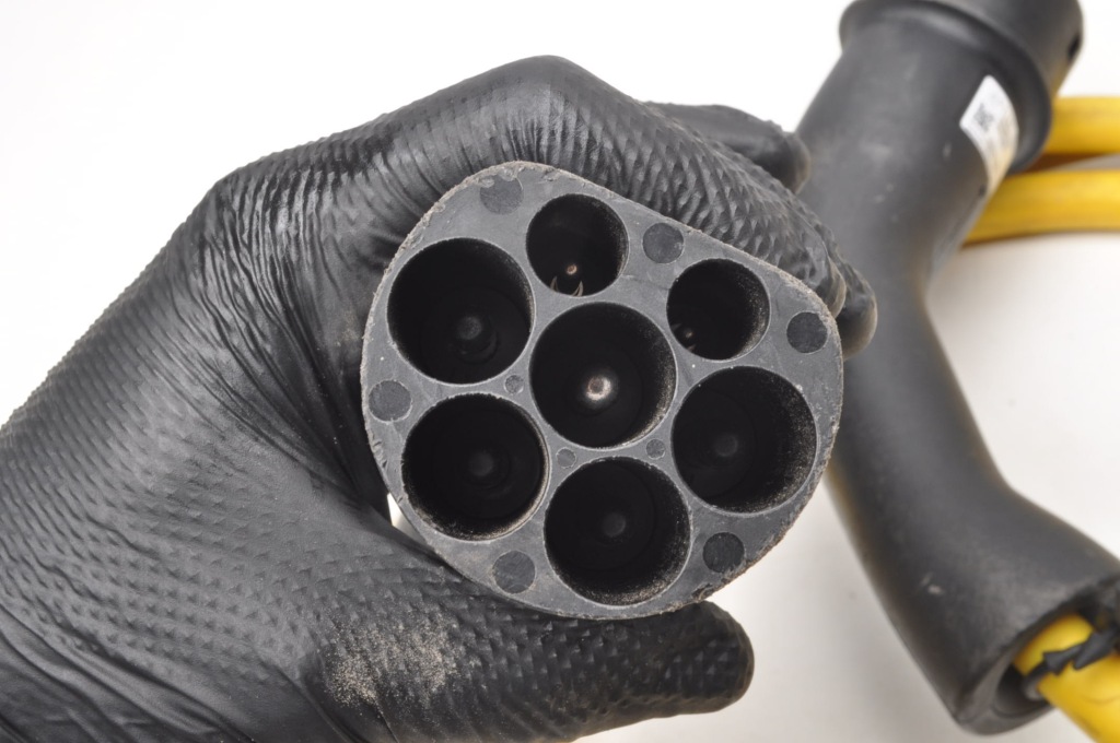 Avenger fiat 600 e 500 bev ducato bev шланг кабель do зарядки 52227782 с Разборки