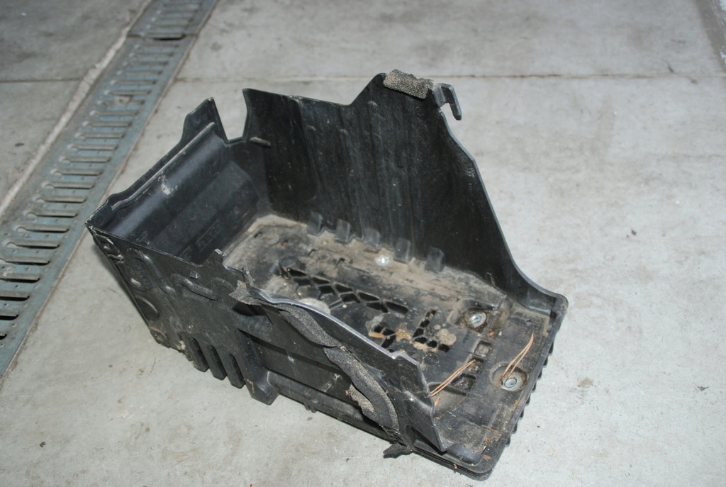 фото №1, Volvo s60 ii v60 основа акумулятор 31294078