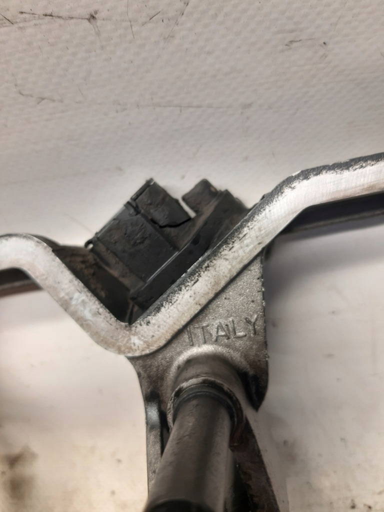 фото №10, Проставка крышки клапанов iveco eurocargo ii 5.9