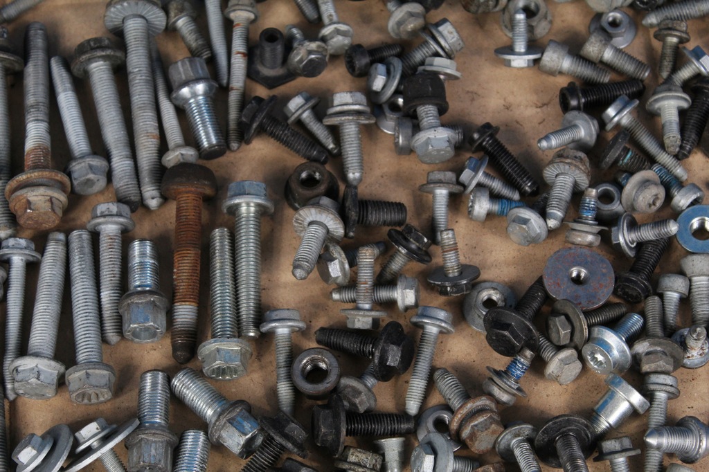 фото №10, Skoda karoq 1,0tsi болты подвеска ok 10 kg 2021r