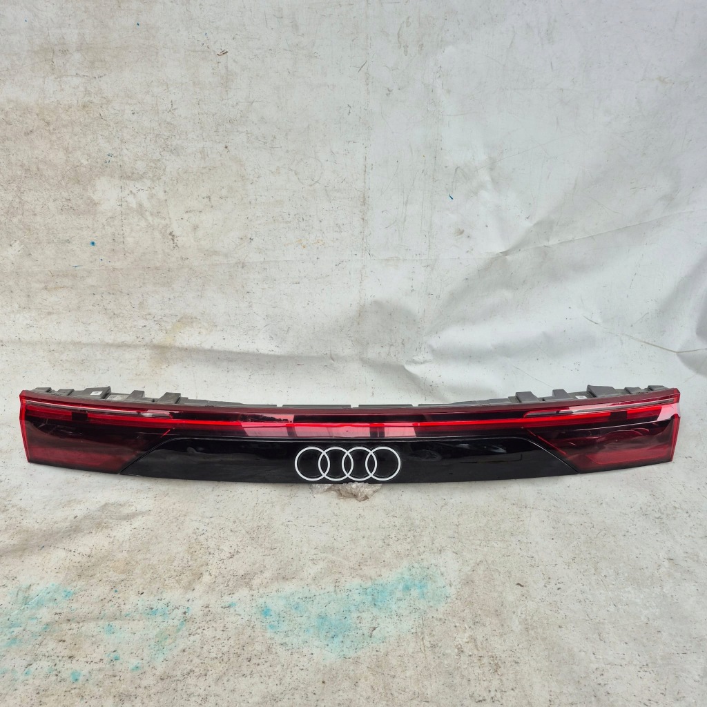 фото №1, Audi q8 4m8 lift 24- лампа задня задня накладка led 4m8945095ba