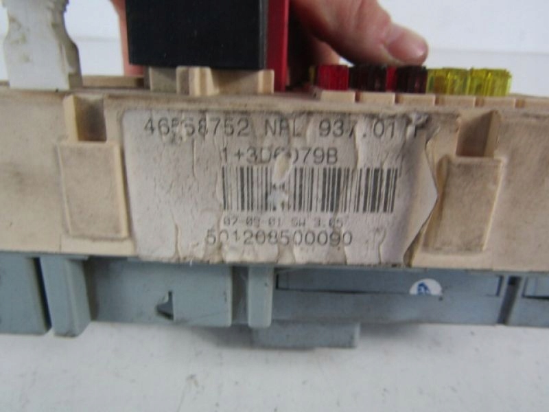 фото №4, Alfa 147 коробка предохранителей 1,6 t.spark eco