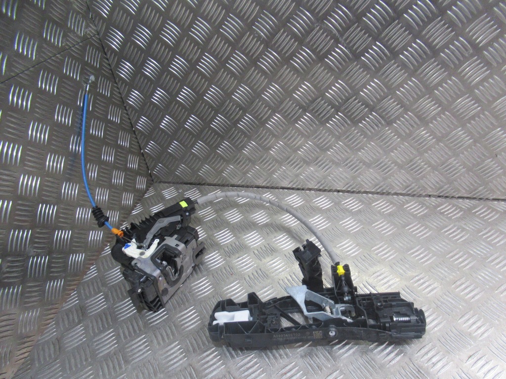 фото №1, Mercedes w167 замок ручка левый задняя