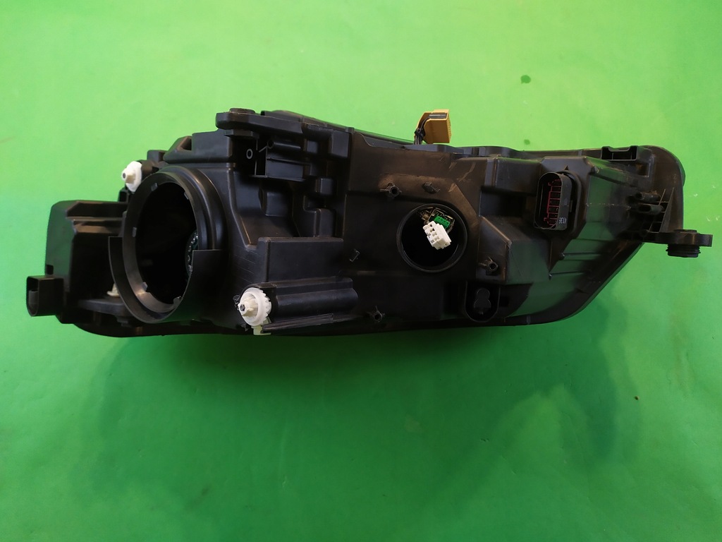 фото №14, Лампа правый перед skoda superb bi-xenon