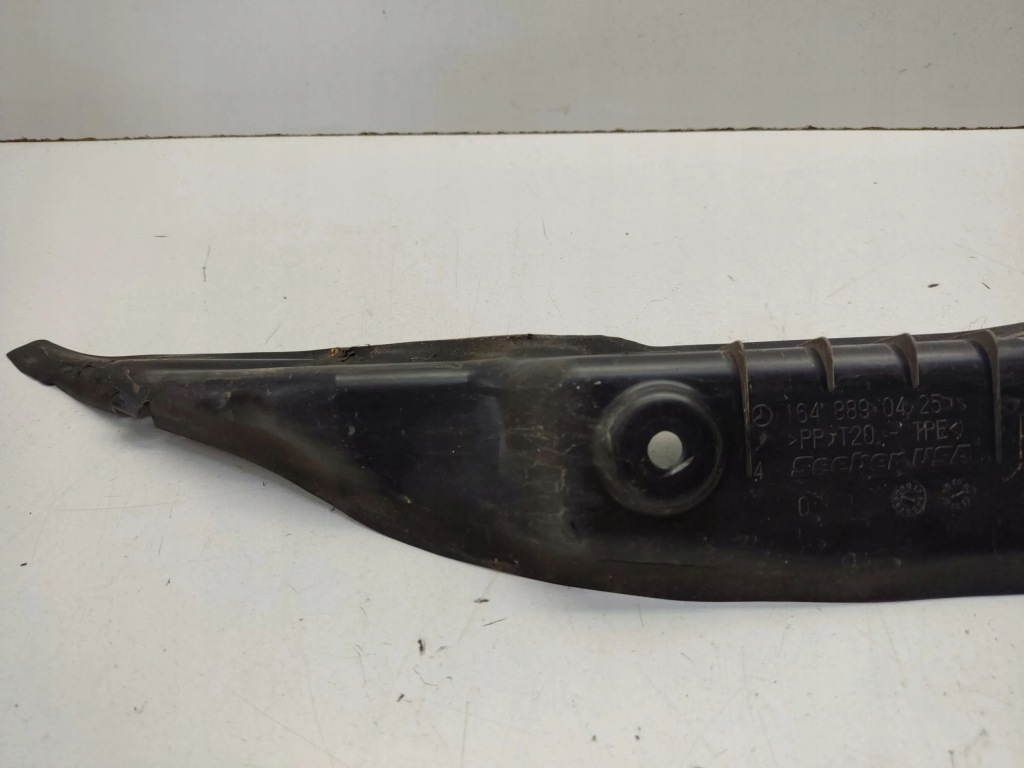 Молдинг крила права сторона mercedes-benz ml w164 a1648890425 Недорого