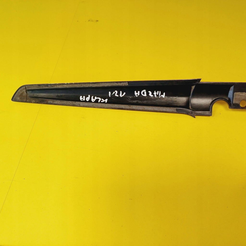 Накладка крышки багажника mazda 121 sm nr84 с Разборки