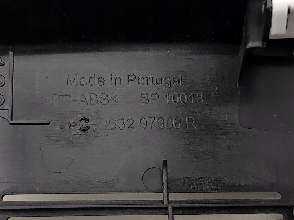 фото №8, Renault austral 2023 отделка зеркало заднего