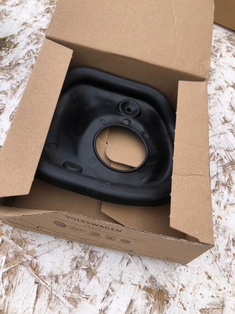 фото №1, Гумовий елемент заливної пального vw touareg 7p