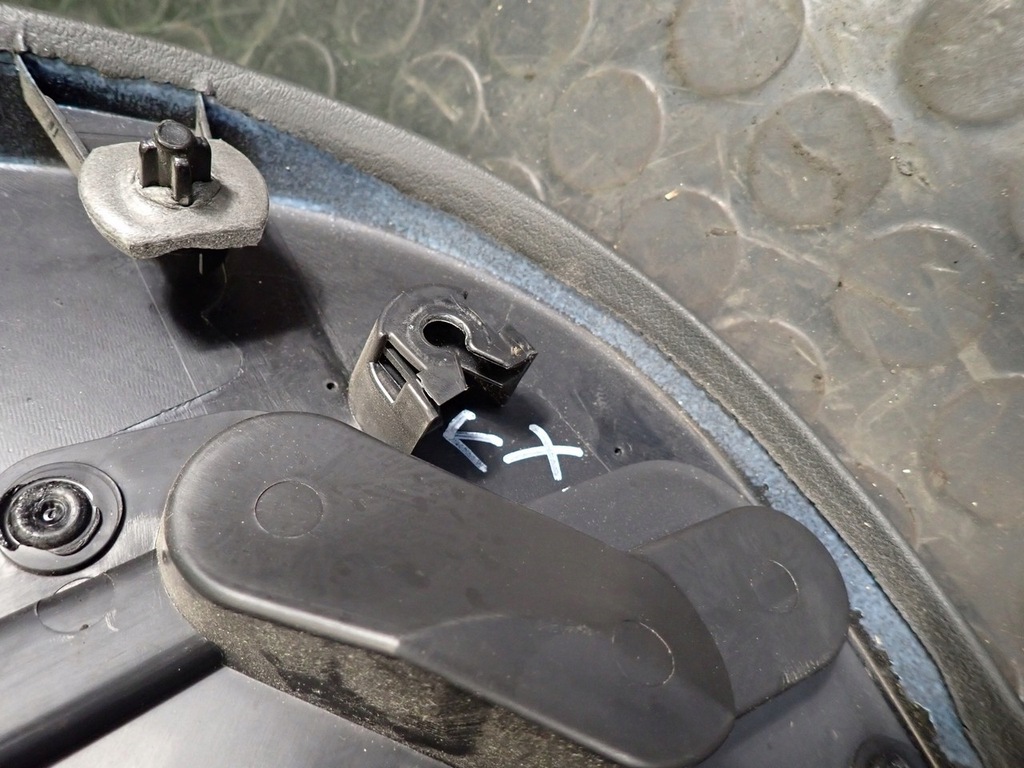 фото №16, Оббивка двері ліва передня audi a1 i 8x 3d 12r