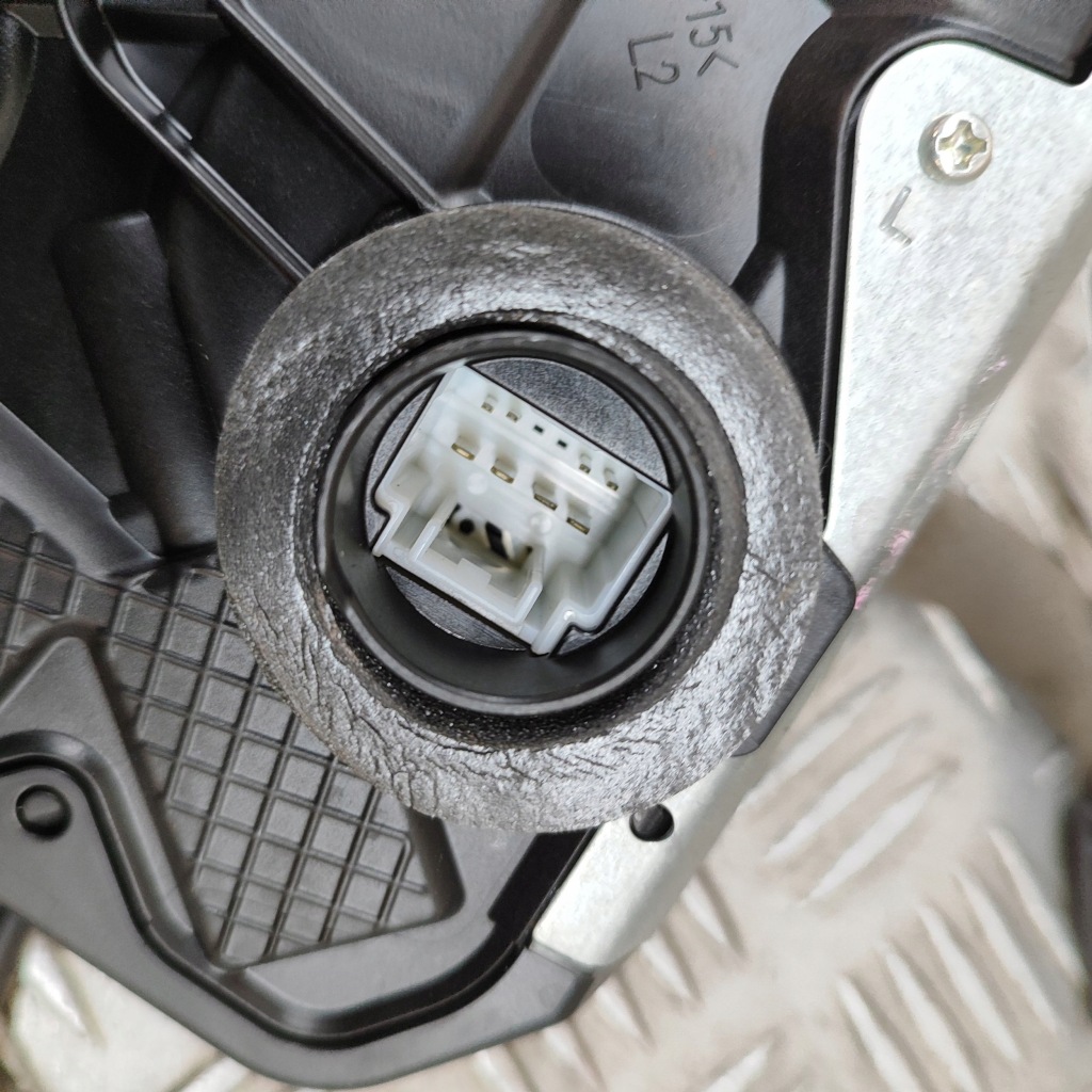 Lexus ux 2020 перед сторона ліва вкладка do замка двері Зі Шроту