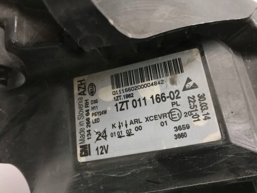 фото №16, Opel insignia a lift bi-xenon 1zt011166-02 правая лампа передняя