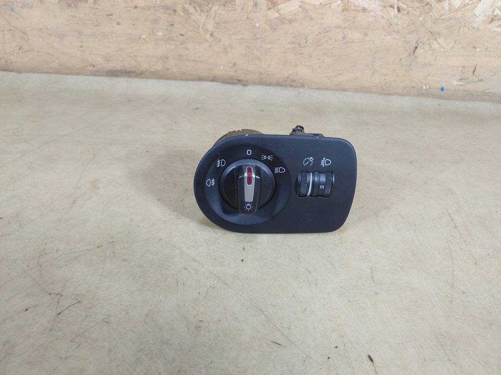 фото №1, Leon ii выключатель света 1p1941431bf