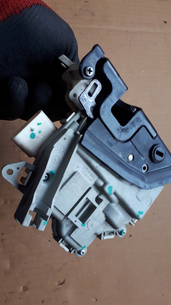 фото №7, Audi оригінальний номер 8k0839015c 6pin замок двері pin