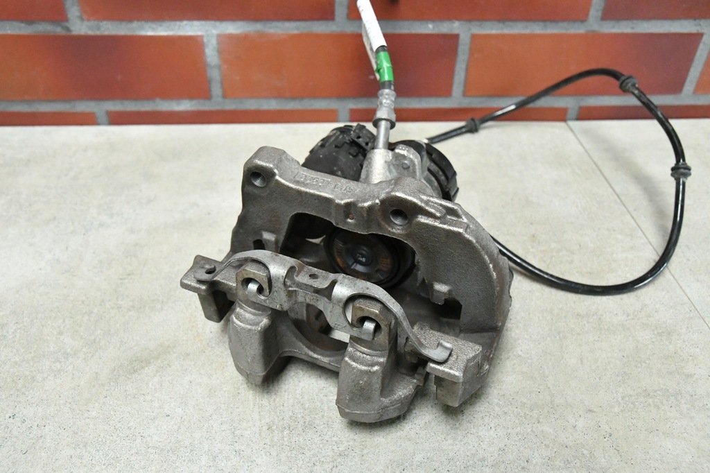 фото №5, Суппорт прижим тормозной правый задняя bmw 5 g60 g61 7 g70 x3 g45