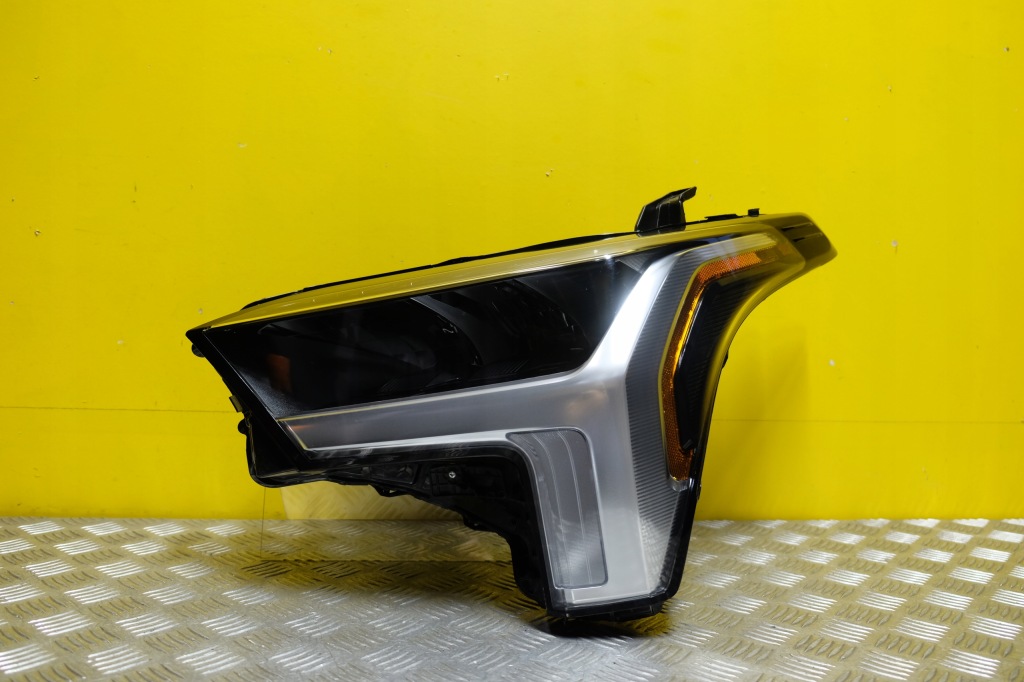 фото №1, Toyota tundra 2021 2022- фара лампа full led левая usa