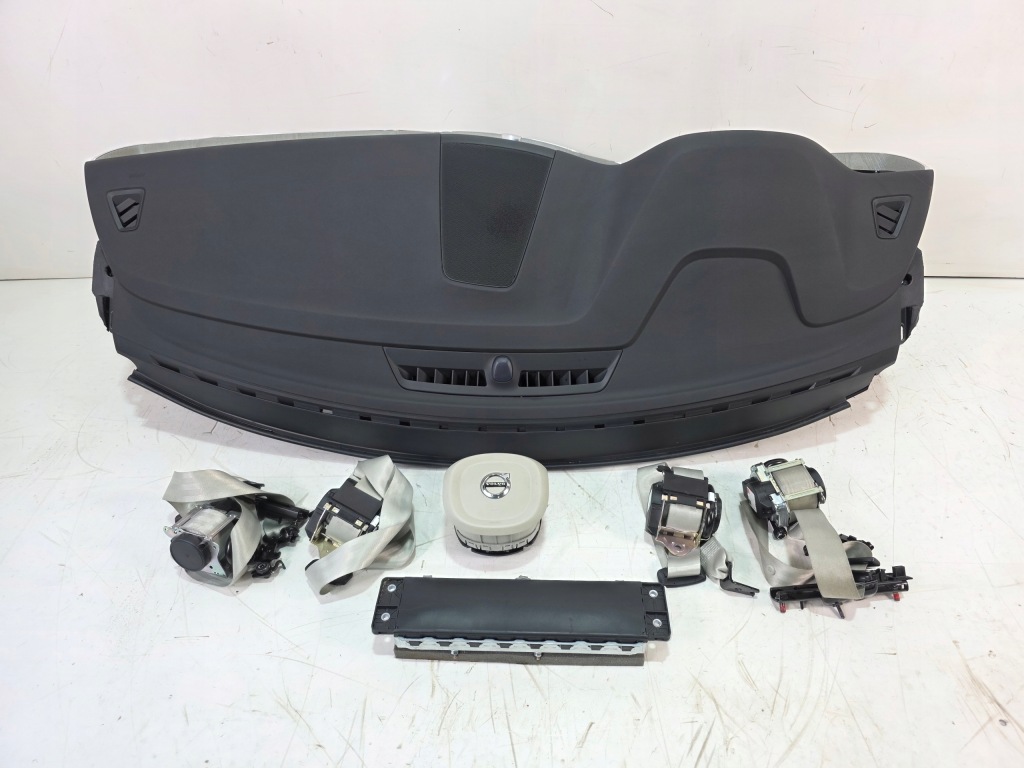 фото №1, Панель приладів консоль volvo xc60 ii lift