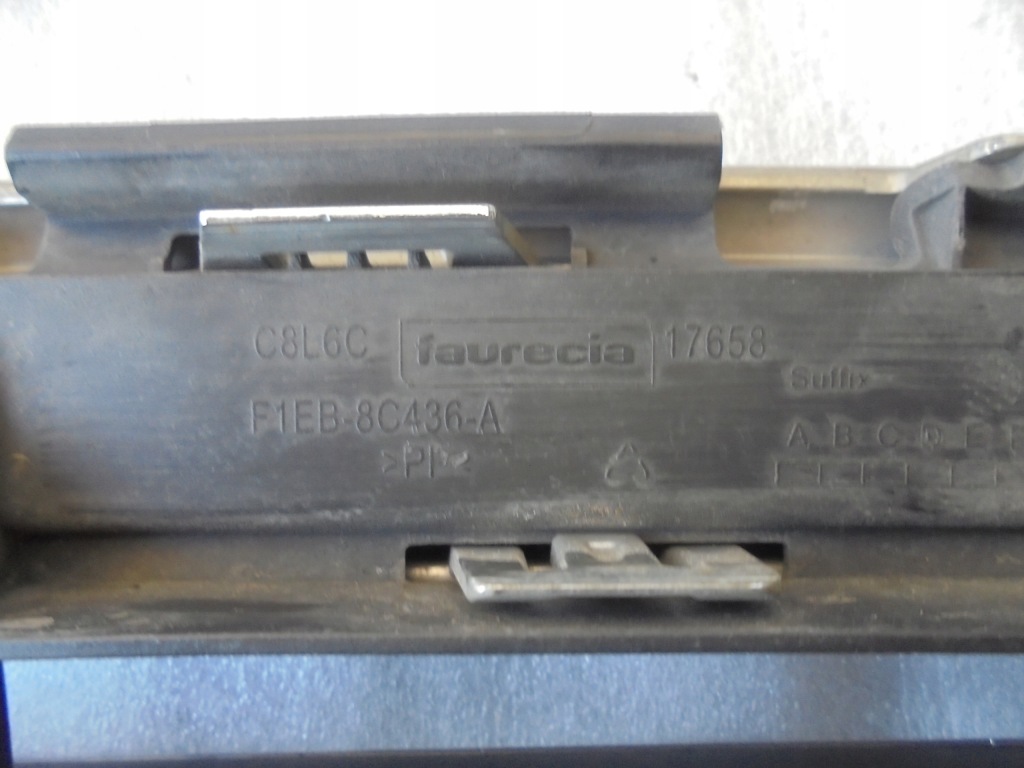 Решётка радиатора решётка  перед решётка бампер ford focus mk3 3 рестайлинг  14- f1eb-8c463-a Доставка