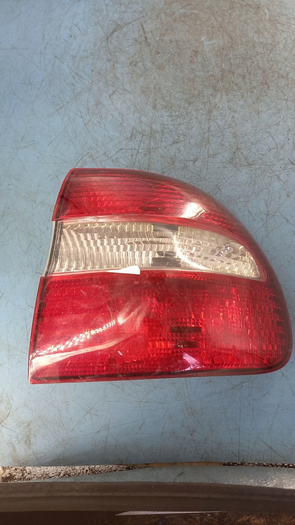 фото №1, Лампа правая задняя volov v40