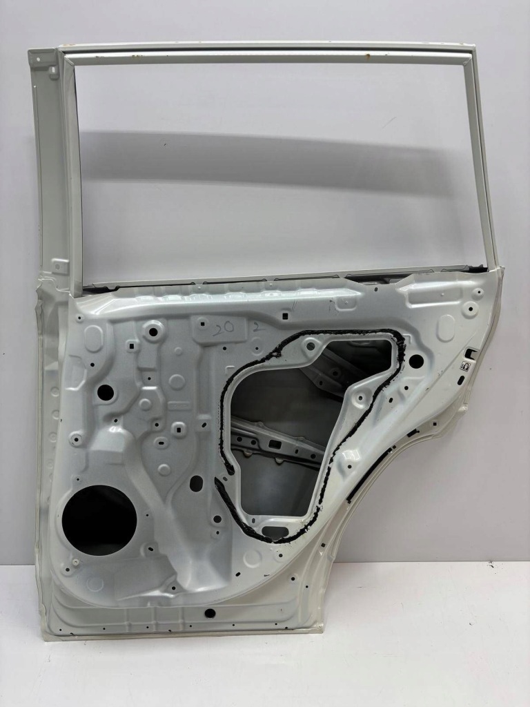 Toyota rav4 rav 4 v 18- дверь правое  задняя задняя Киев