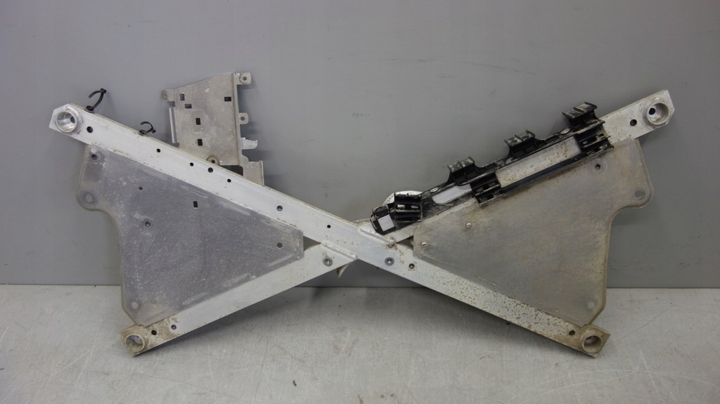 фото №1, Bmw i3 i01 балка вертикальная защита 6879520