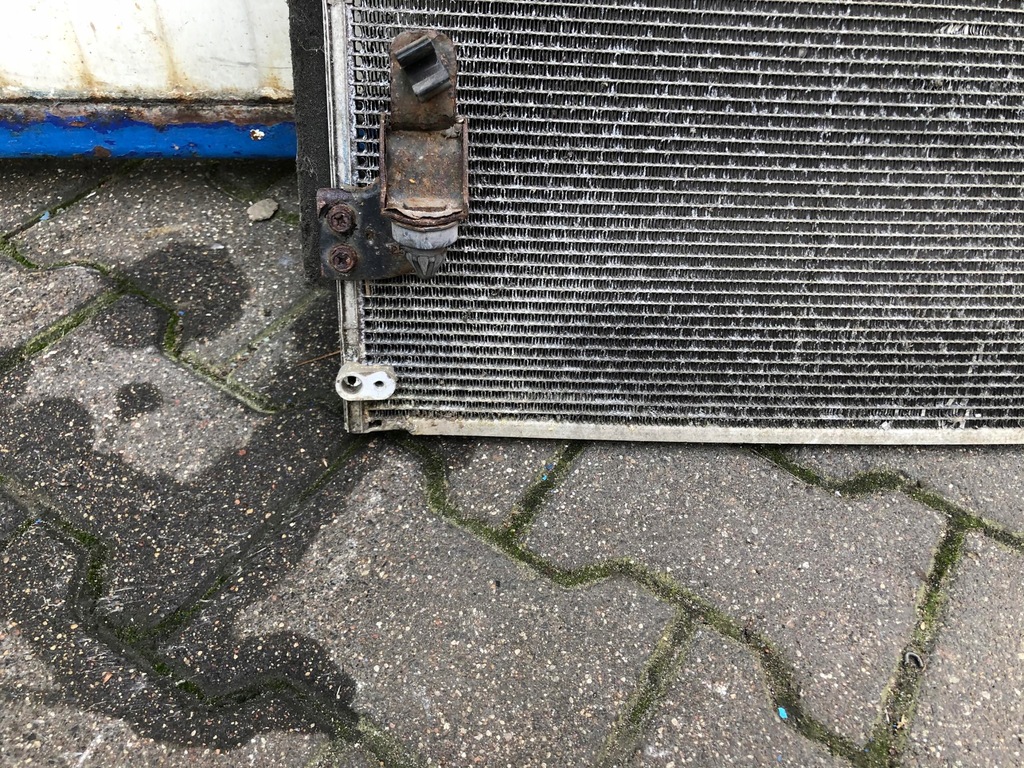 фото №5, Toyota hilux 2005- радиатор кондиционера