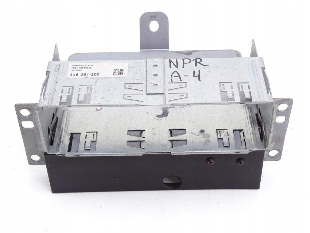 фото №1, Isuzu n35 n75 npr nqr 07-18 рамка кронштейн радіо