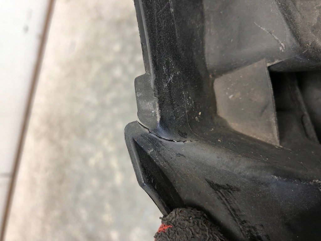 фото №8, Решётка средняя нижняя бампера перед mercedes w205 kombi a2058851065