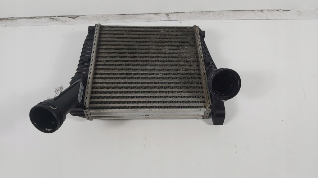 Vw touareg 7p0145804a интеркулер Оригинал