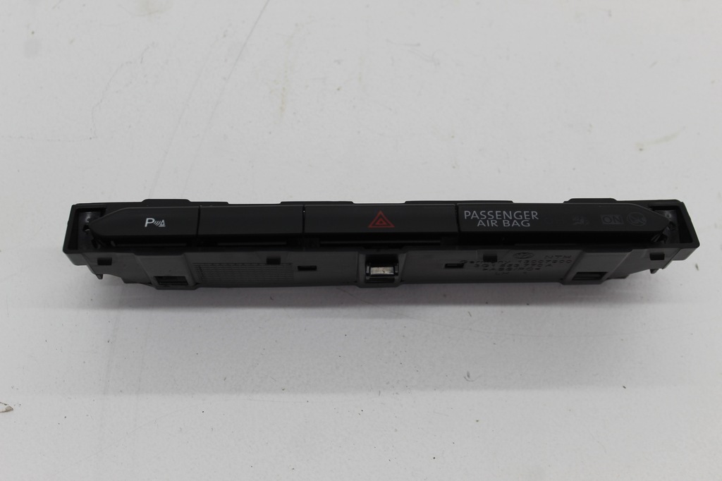 фото №1, Vw passat b8 панель кнопок 3g1853770a
