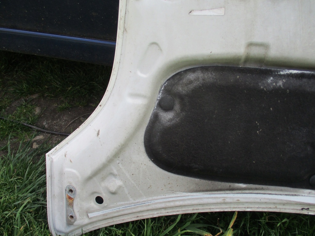 фото №8, Yaris ii 2007r - капот , белый