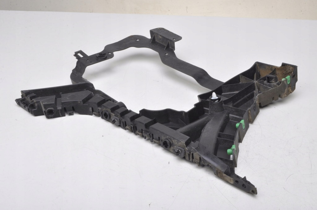 фото №1, Volvo v90 ii направляющая бампера правый задняя 31425066