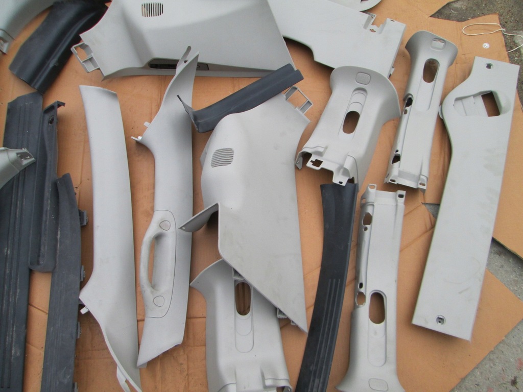 фото №9, Chrysler town country 11- защита пластик стойка