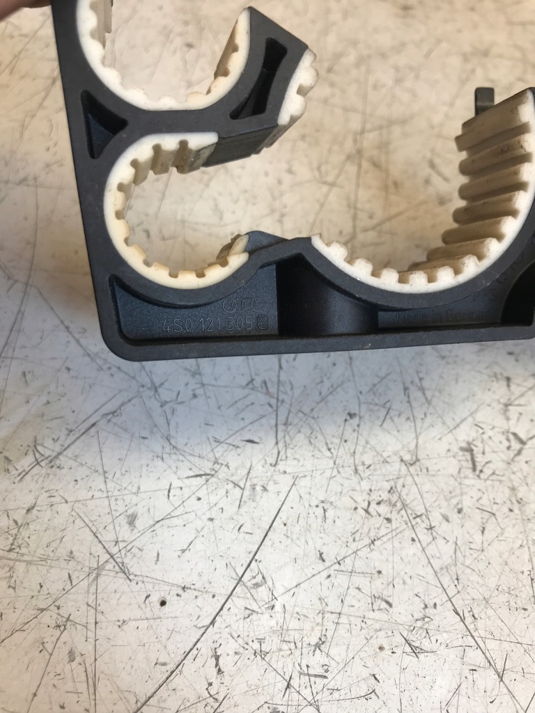 фото №3, Audi r8 plus 4s кронштейн кронштейн 4s0121305c