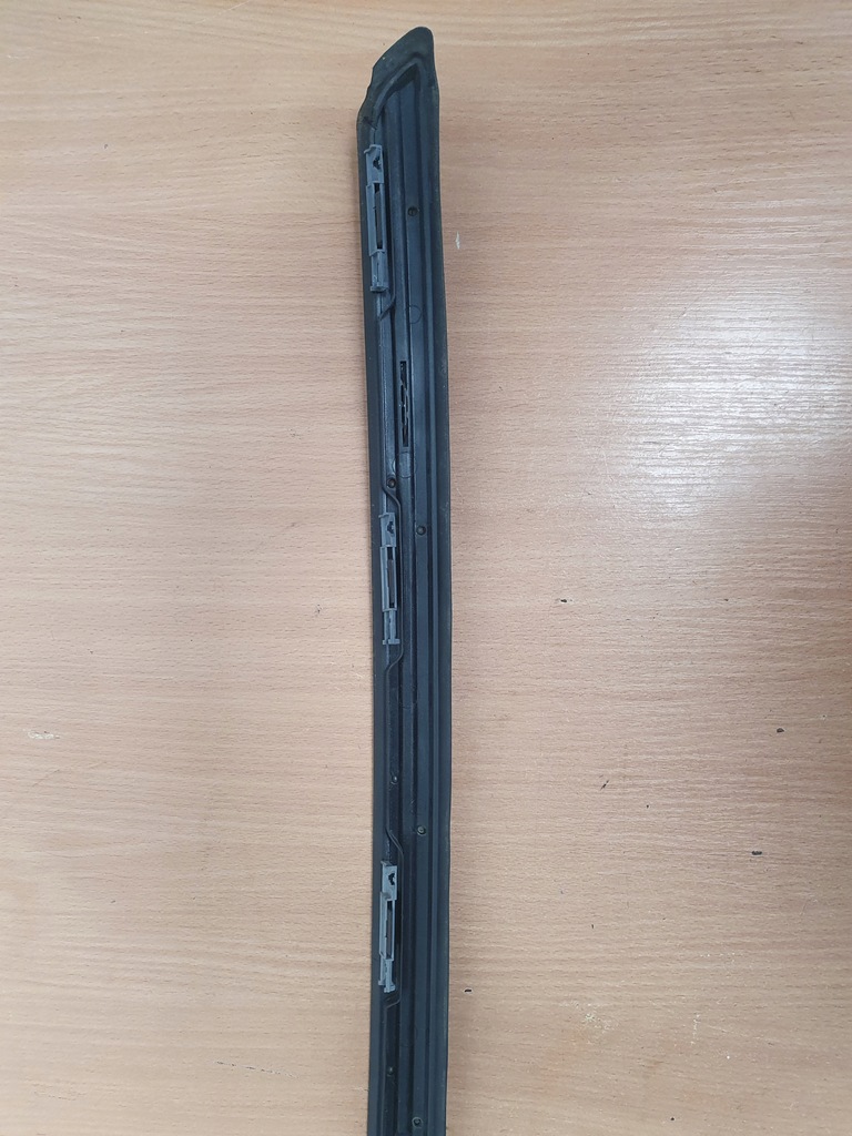 фото №7, Молдинг стекло перед стойка citroen ds5