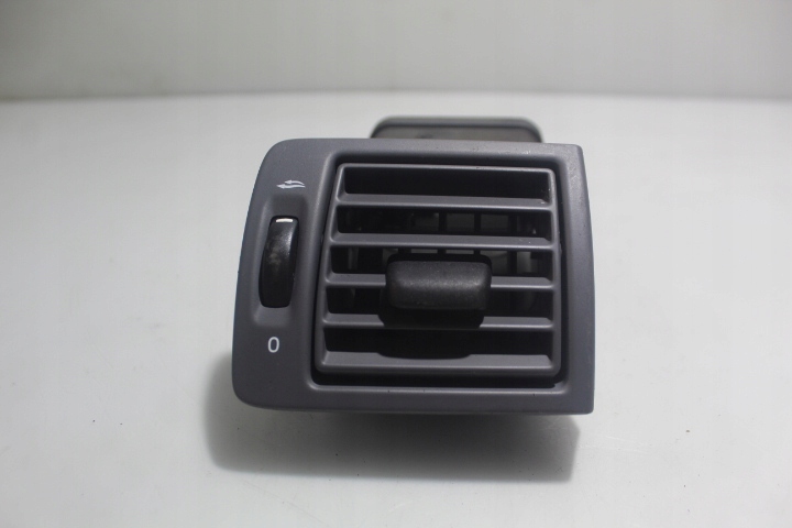 фото №1, Решётка обдув правая volvo v50