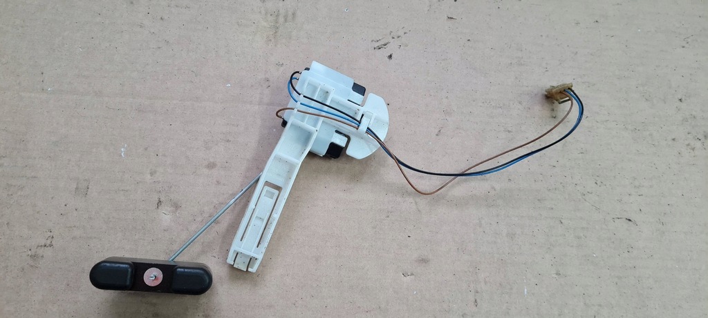 фото №10, A4 b9 8w датчик уровня топлива 8w0919047 a5 8w