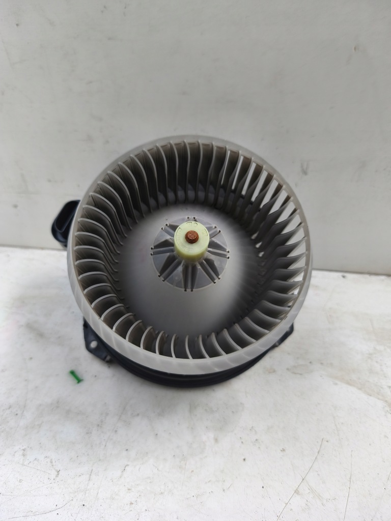 фото №1, Auris i lift 10-12 воздуходувка вентилятор обдув салона 1.6 vvti 1zr