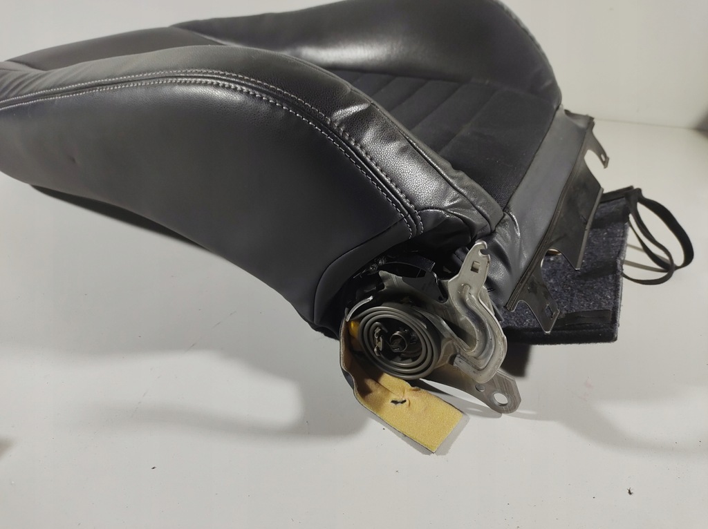 фото №13, Lexus is300h 13r спинка сиденье правое