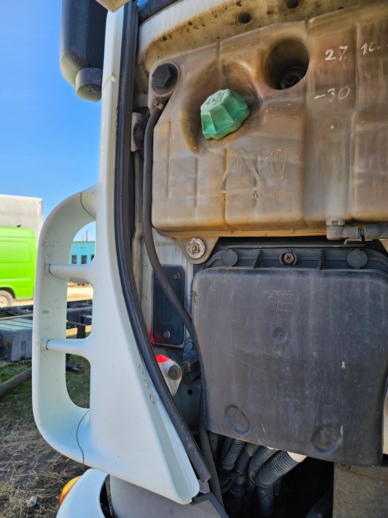 фото №6, Вітровик права облицювання кутик правий iveco stralis