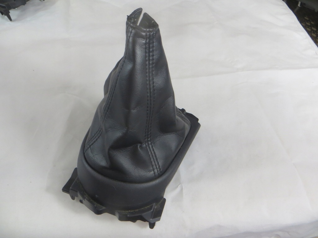 фото №7, Peugeot 4007 c-crosser чехол домкрата переключения передач citroen