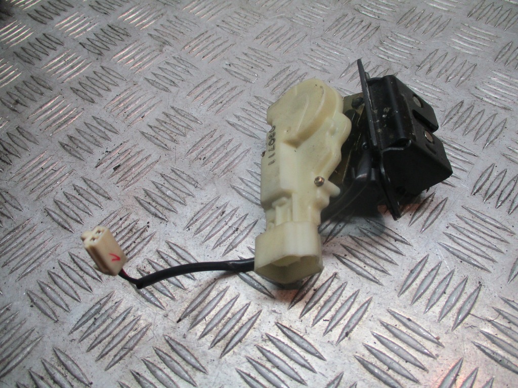 фото №3, Замок крышки багажника mazda premacy