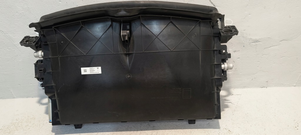 Комплект радіатор tesla model 3 кермо  повітря вентилятор Ціна