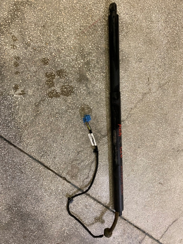 фото №1, Привод крышки задний левый mercedes gle w167 suv 1