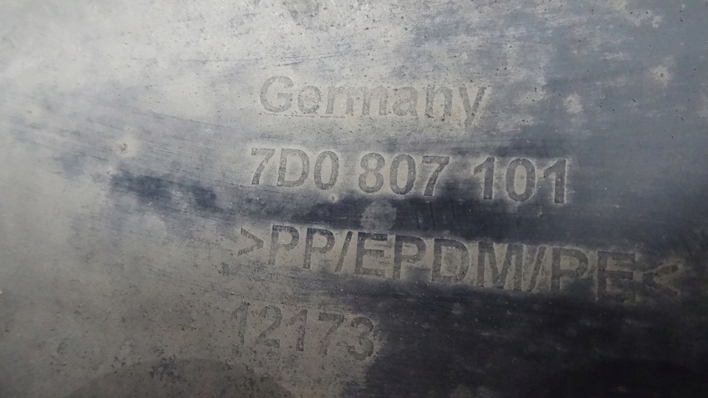 фото №12, Vw transporter t4 бампер перед 7d0807101